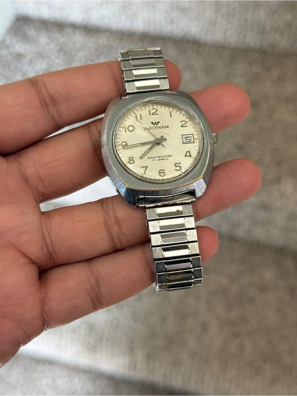 Waltham vintage 17 Jewels Manual Wind Cushion Case shock resistant men’s watch